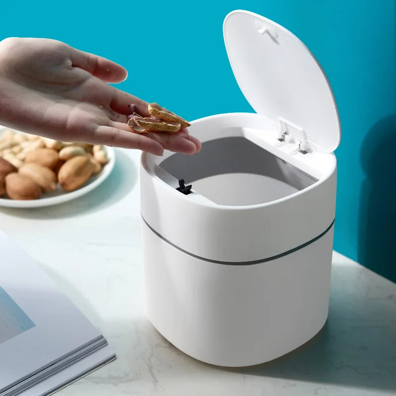 Cute Desktop Mini Waste Bin